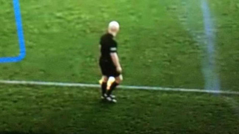 La Inteligencia Artificial arruina un partido de fútbol al confundir el balón con la calva del árbitro