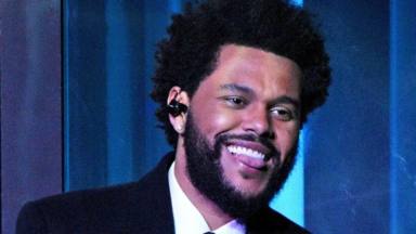 'Blinding Lights' de The Weeknd continúa haciendo historia en la emblemática lista Billboard Hot 100