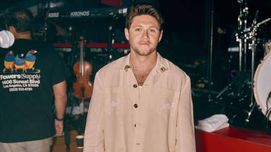 Niall Horan regala un vídeo en directo de 'You Could Start A Cult', uno de los temas de su álbum 'The Show'