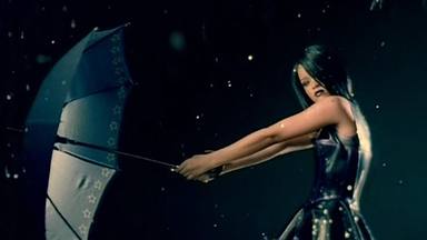 Rihanna en el videociip de 'Umbrella'