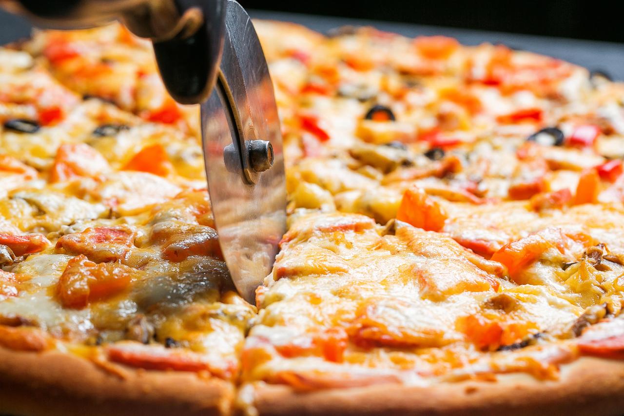 Así debes cortar tus pizzas: este es el consejo viral de una chef italiana