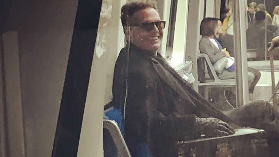 ¿Imaginas encontrarte a Luis Miguel en el metro?