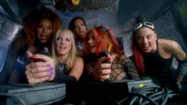 Spice Girls estrenan vídeo alternativo de 'Spice Up Your Life' con imágnes inéditas al videoclip original