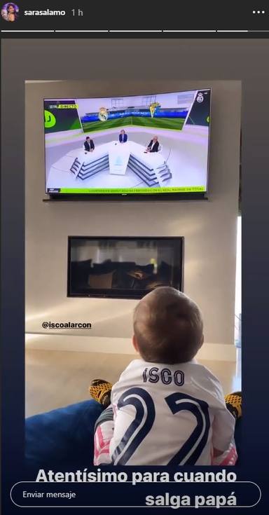 Theo viendo a su padre Isco Alarcón en la tele