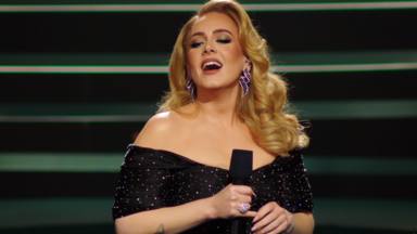Adele realiza otra nueva actuación en directo con su álbum '30': en el televisivo 'An Audience With...'