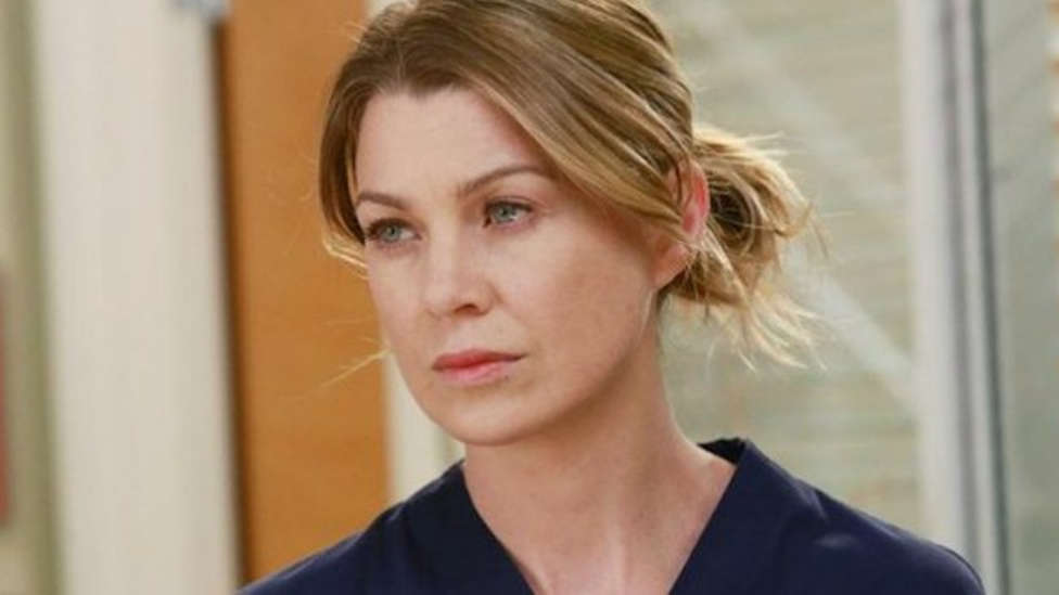 Una mujer despierta de la anestesia creyéndose Meredith Grey
