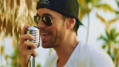 Enrique Iglesias ataca el verano junto a Farruko con 'Me Pasé' y su festivo videoclip