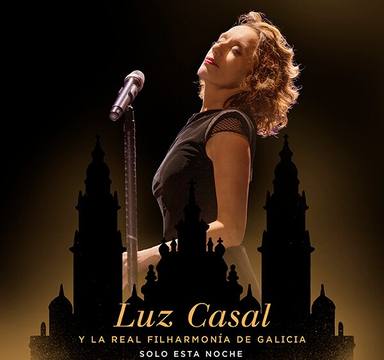 Imagen de la portada de Solo esta noche, el primer álbum en directo de la carrera de Luz Casal