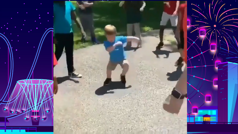 Este niño se pone a bailar en la calle y acapara todas las miradas