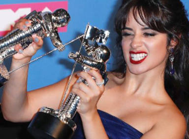Camila Cabello artista del año en los MTV Video Music Awards