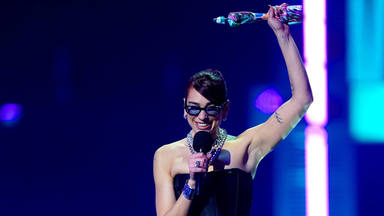 Dua Lipa y su actuación de vértigo en los BRIT Awards (con nuevo premio incluido)