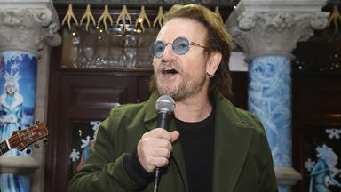 Bono asegura que no le gusta el nombre de U2 y que le da vergüenza escuchar su propia voz cantando