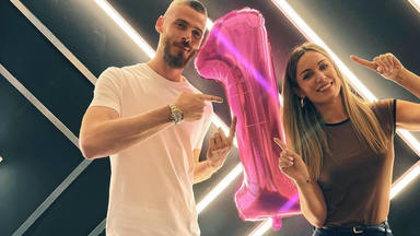 Edurne celebra al lado de David de Gea el número 1 de ventas de 'Éxtasis'