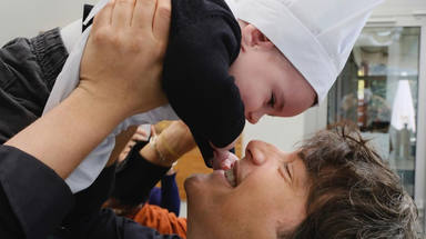 Jordi Cruz muestra por primera vez el rostro de su hijo Noah