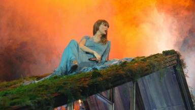 Taylor Swift nos vuelve locos con su nuevo vídeo sobre 'THE TORTURED POETS DEPARTMENT': ¿qué quiere decir?