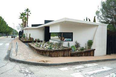 Exterior de la nueva casa de Sergio Ramos y Pilar Rubio en La Moraleja, en Madrid