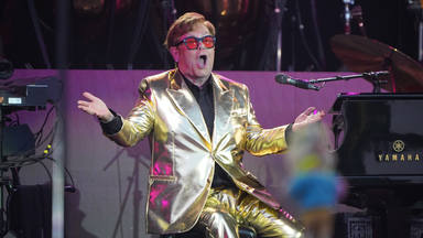Elton John recibe su primer Emmy y se convierte en un artista EGOT por tener Emmy, Grammy, Oscar y Tony