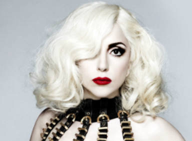 Lady Gaga rinde homenaje a Amy Winehouse
