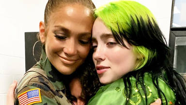 Jennifer Lopez abraza a Billie Eilish por 'culpa' de su hija