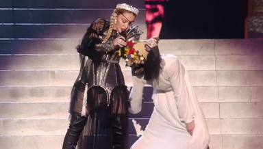Madonna decepciona: festival de gallos durante su actuación en Eurovisión