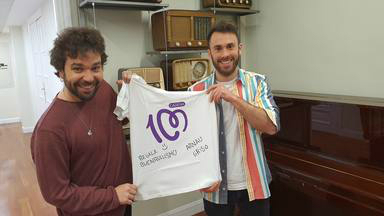 ¿Quieres ganar esta camiseta de CADENA 100 firmada por Arnau Griso?