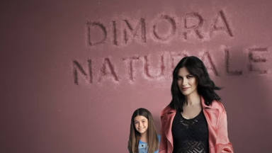 Laura Pausini se pone tierna en 'Hogar Natural', la canción dedicada a su hija, Paola