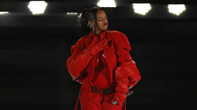 Rihanna actuando en la Super Bowl