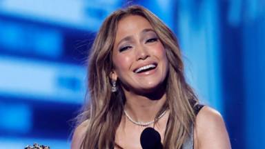 El vídeo del incidente de Jennifer Lopez con su vestido en pleno concierto que se ha hecho viral en TikTok
