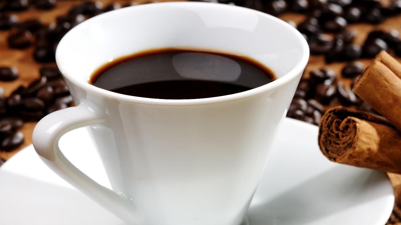 El componente, más allá de la cafeína, por el que el café tiene un efecto para despertarnos y espabilarnos