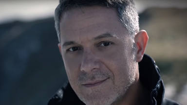 Alejandro Sanz ruge en el videoclip de su balada "El Trato"