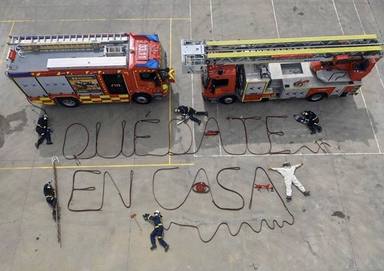 Los bomberos de Aranjuez hacen un dibujo a lo grande