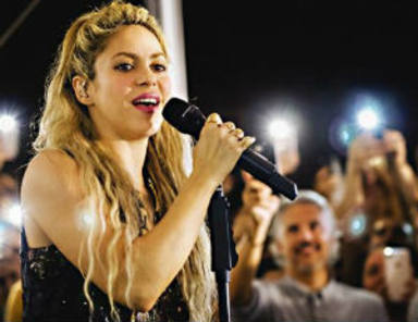 Shakira comparte micrófono con una de las personas más importantes de su vida
