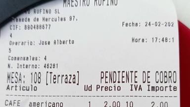 El ticket que se ha hecho viral por lo que han tratado de colar en la cuenta en un bar de Sevilla