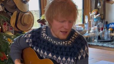 Ed Sheeran canta su villancico 'Merry Christmas' como nunca antes para sorpresa de sus fans