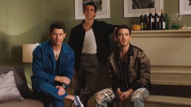 Los Jonas Brothers estrenarán, con humor, un especial en televisión titulado 'Jonas Brothers Family Roast'