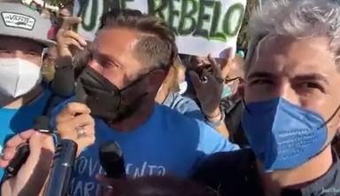 Antonio David Flores se revuelve de nuevo contra Telecinco en la concentración de la Marea Azul en Málaga