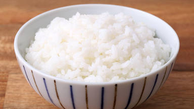 El peligro de comer arroz recalentado para la salud