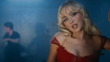 El videoclip de Sabrina Carpenter al estilo Bonnie y Clyde que ha incendiado las redes: "Estoy enamorada"
