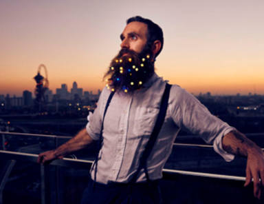 La última tendencia en barbas: ¡las luces navideñas!