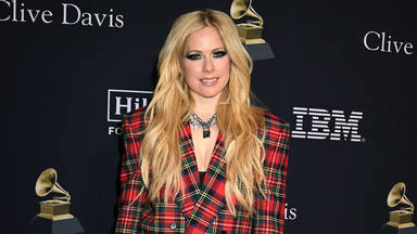 Avril Lavigne en la gala pre Grammy de 2024