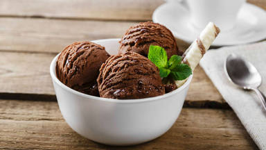 Aprende a hacer helado de chocolate casero en 3 pasos