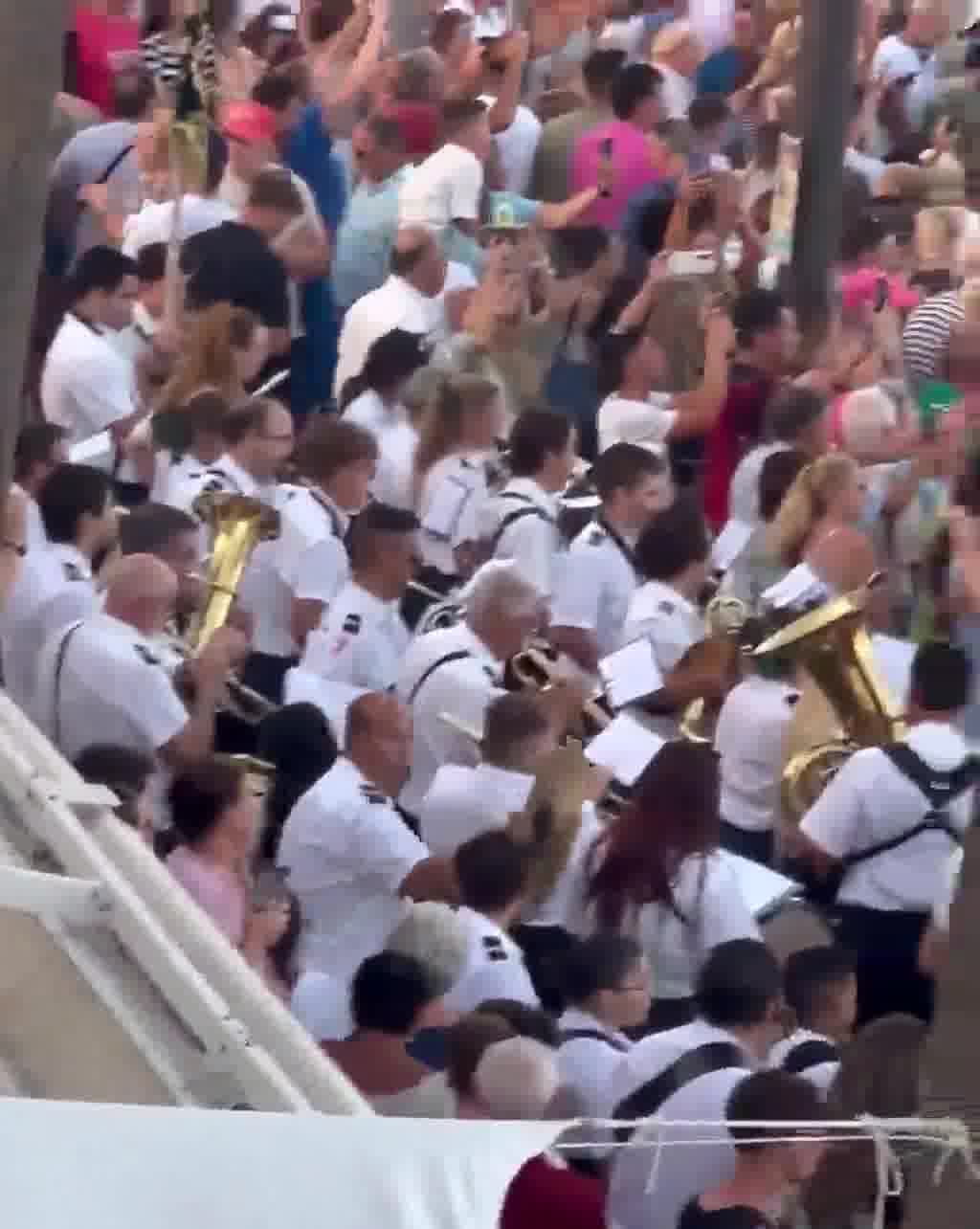 Abraham Mateo vió la procesión de la Virgen del Carmen