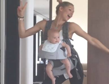 Anna Kournikova baila con su bebé en Instagram