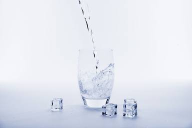 És recomanable beure aigua molt freda a l'estiu?