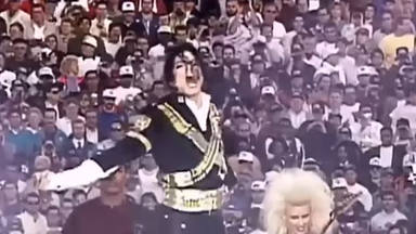 Michael Jackson durante su actuación en la Super Bowl de 1993