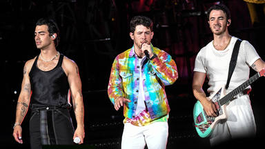 El juego que los Jonas Brothers proponen a sus seguidores para adivinar los títulos de su próximo disco