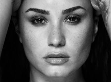 Demi Lovato, versión en español de "Tell me you love me"