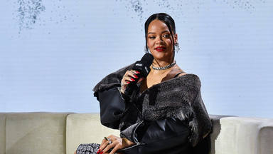 Rihanna cierra el Palacio de Versalles, en el corazón de París, y lo convierte en un set de rodaje