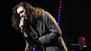 Hozier lanza nuevo sencillo, 'July'