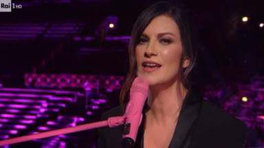 Laura Pausini canta 'Durar' en directo